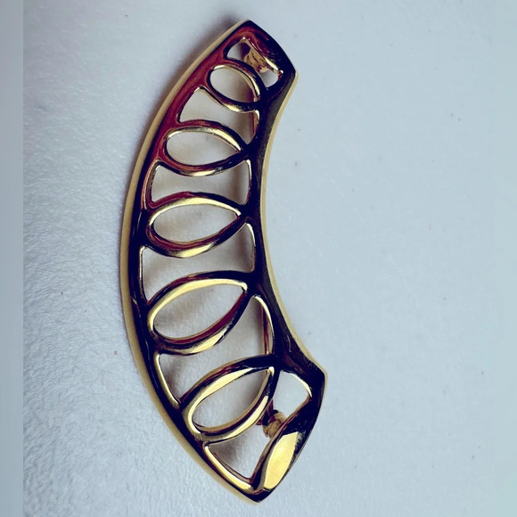 Vintage Monet Gold Swirled Brooch - Picture 1 of 4